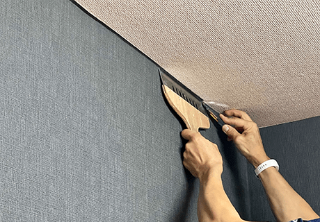 壁紙張替えの様子