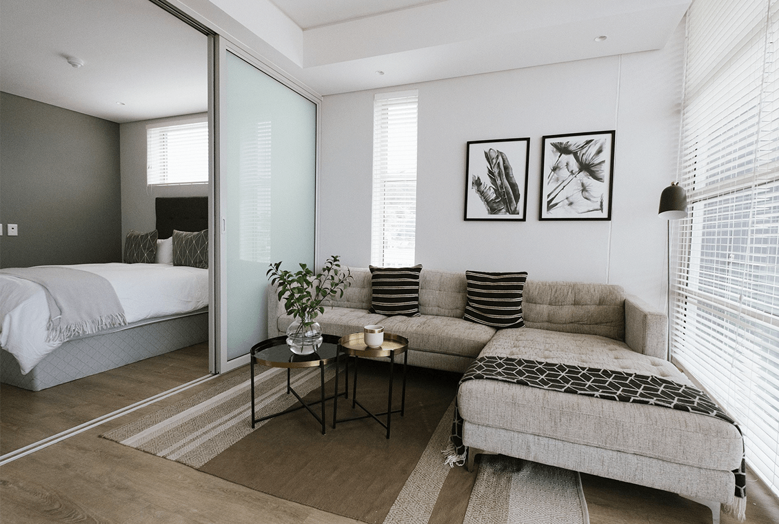 ベッドとソファ